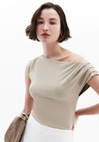 Bayan Bej Bot Yaka Büzgü Detaylı Bluz