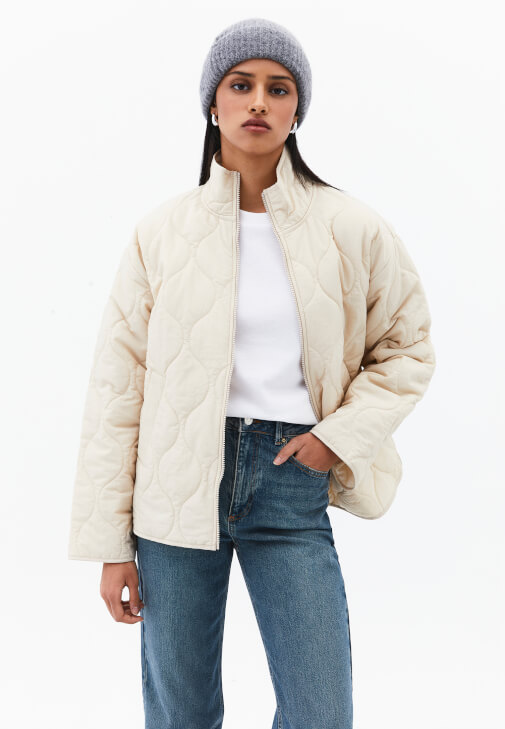  Loose-Fit Kapitoneli Mont