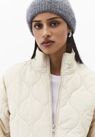 Bayan Bej Loose-Fit Kapitoneli Mont