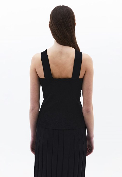 Tokalı Atlet ve Midi Etek Kombini