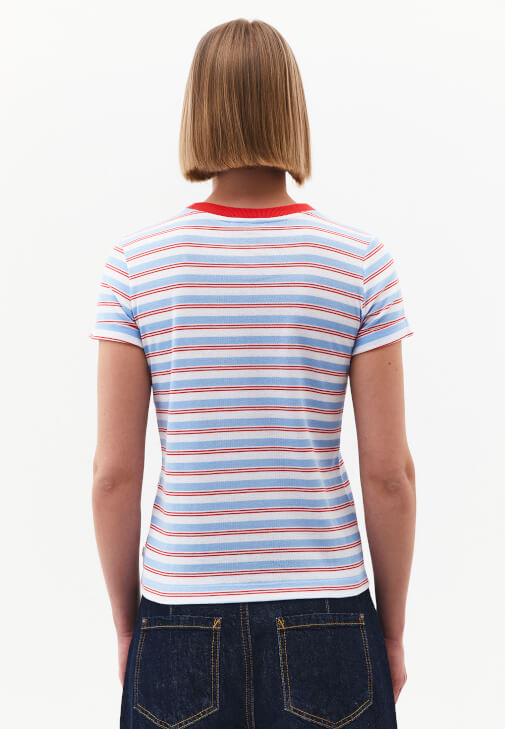 Çizgili Tişört ve Pantolon Kombini