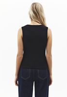 Bayan Siyah V Yaka Atlet