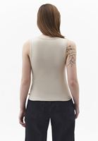 Bayan Bej V Yaka Atlet