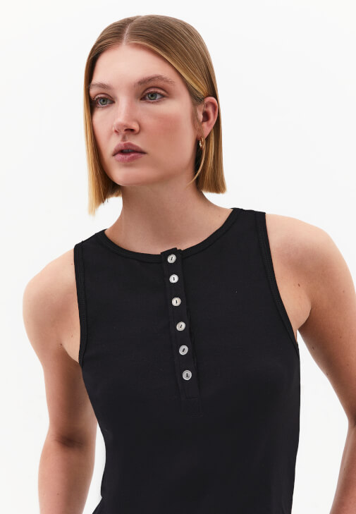 Düğme Detaylı Atlet ve Bermuda Kombini