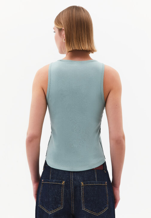 Atlet ve Denim Pantolon Kombini