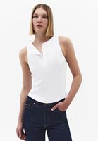 Bayan Beyaz Düğme Detaylı Atlet