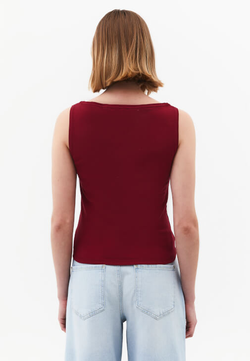Bot Yaka Atlet ve Barrel-Fit Denim Kombini