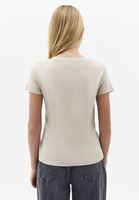 Bayan Bej V Yaka Pamuklu Tişört