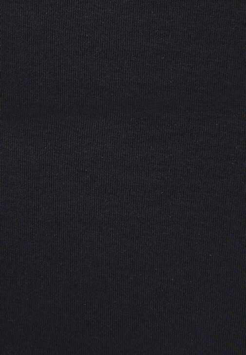 Sıfır Yaka Tişört ve Kadife Pantolon Kombini