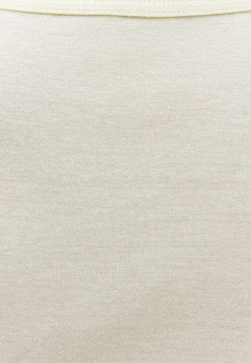 Sıfır Yaka Tişört ve Flare Pantolon Kombini