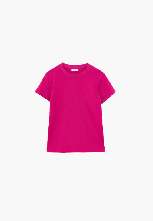 Pamuklu Tişört ve Denim Pantolon Kombini