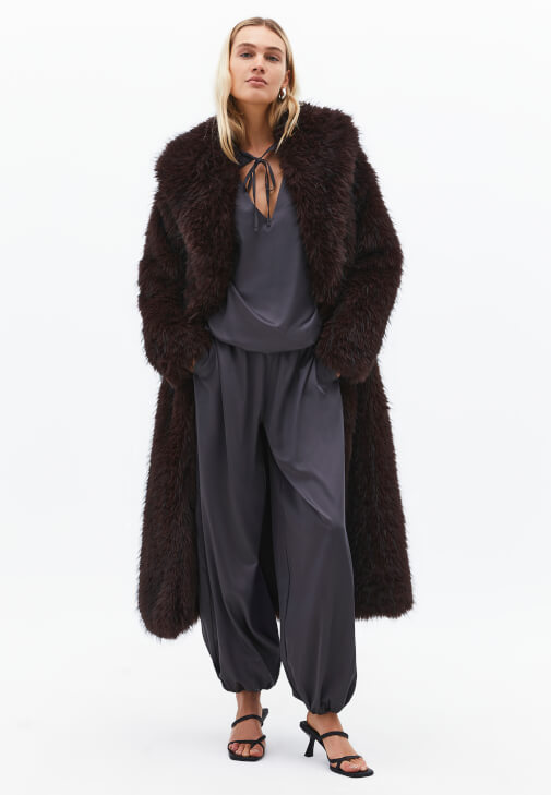 Saten Bluz ve Saten Jogger Pantolon Kombini