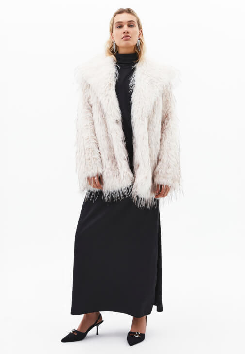 Saten Elbise ve Kürk Kaban Kombini