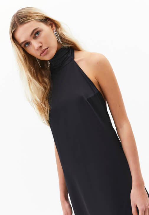 Saten Elbise ve Kürk Kaban Kombini