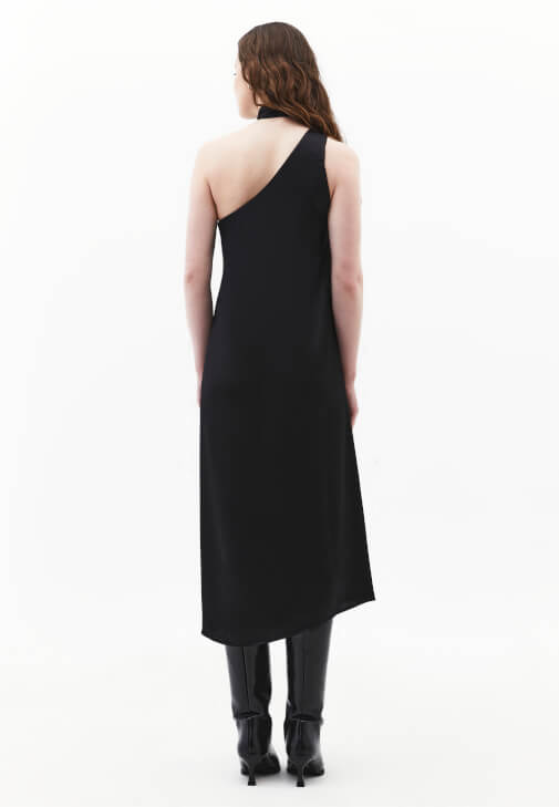 Saten Uzun Elbise ve Ayakkabı Kombini