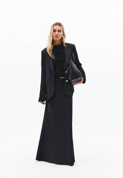 Siyah Saten Uzun Etek