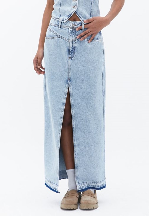 Yelek ve Denim Etek Kombini