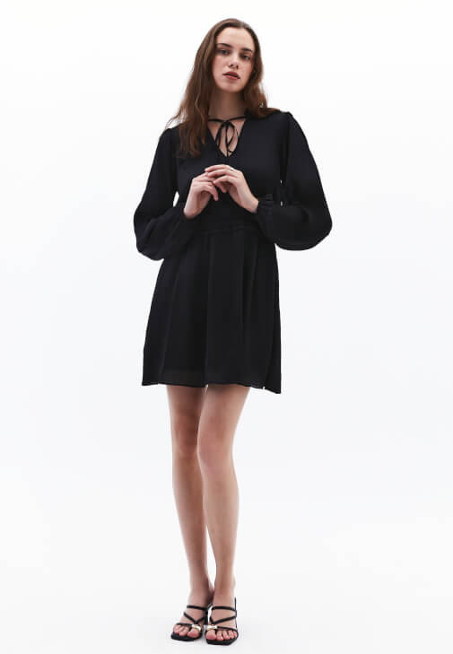 Siyah Fırfır Detaylı Mini Elbise