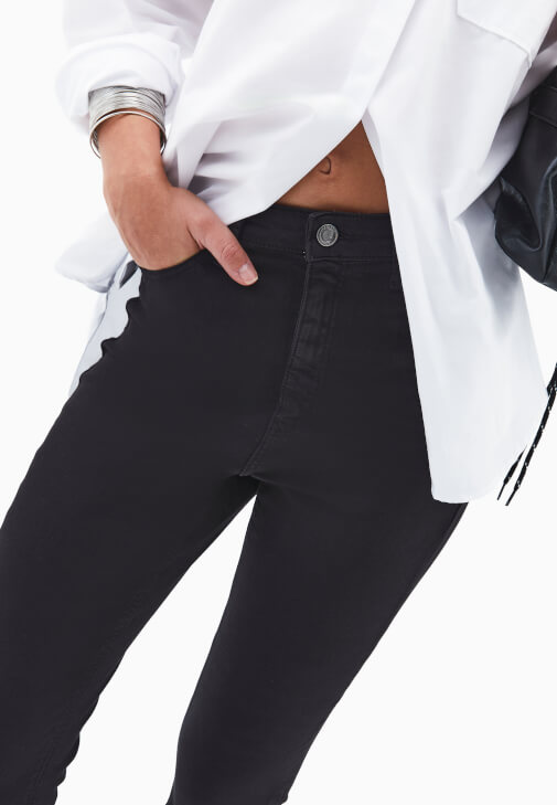 Skinny-Fit Pantolon ve Poplin Gömlek Kombini