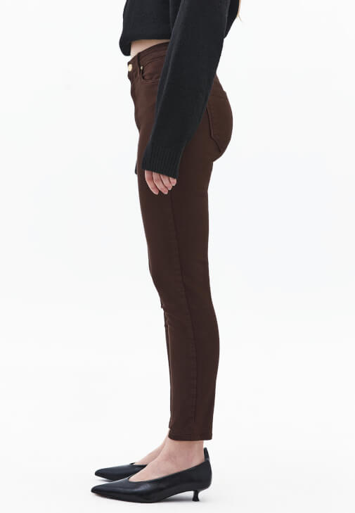 Skinny-Fit Pantolon ve Kürk Kaban Kombini