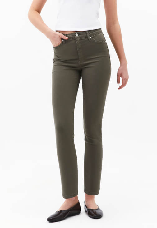 Skinny-Fit Pantolon ve Bomber Ceket Kombini