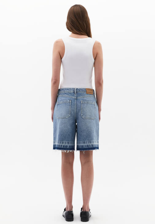 Orta Bel Bermuda Şort ve Atlet Kombini