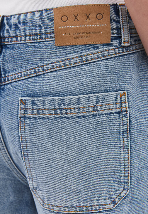 Orta Bel Bermuda Şort ve Atlet Kombini