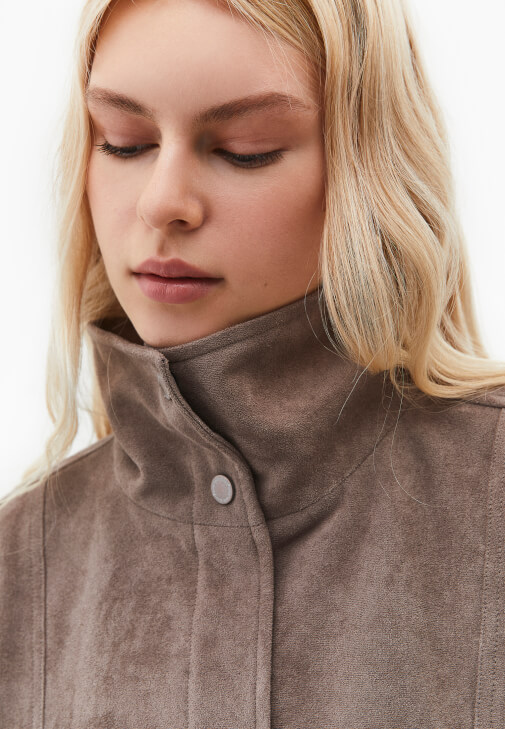 Süet Ceket ve Denim Pantolon Kombini