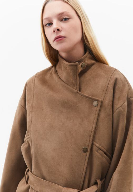 Süet Ceket ve Süet Mini Etek Kombini