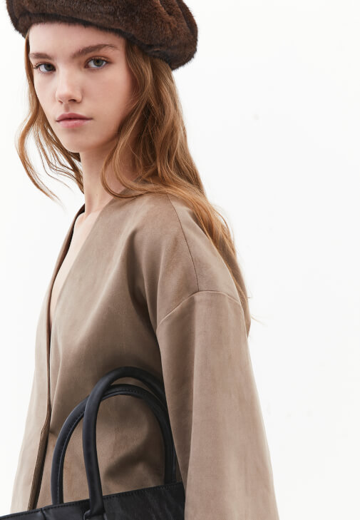 Süet Ceket ve Süet Midi Etek Kombini