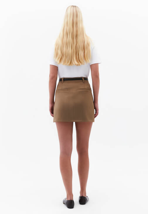 Süet Mini Etek ve Bomber Ceket Kombini