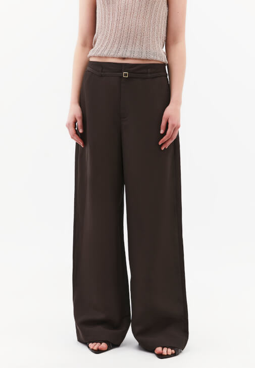 Keten Pantolon ve Ajurlu Atlet Kombini