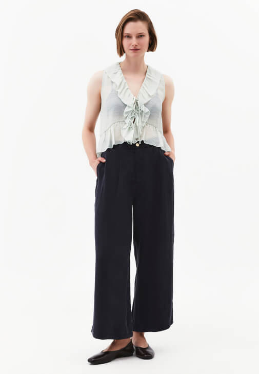  Fırfırlı Bluz ve Tencel Pantolon Kombini