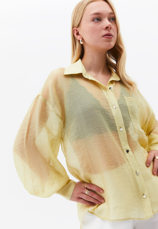 Transparan Gömlek ve Bermuda Kombini