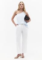 Bayan Beyaz Kemerli Carrot-Fit Pantolon ( TENCEL™ )