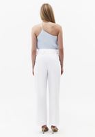 Bayan Beyaz Kemerli Carrot-Fit Pantolon ( TENCEL™ )