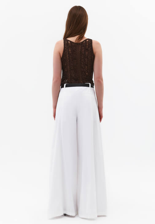 Kemerli Pantolon ve Kazak Kombini