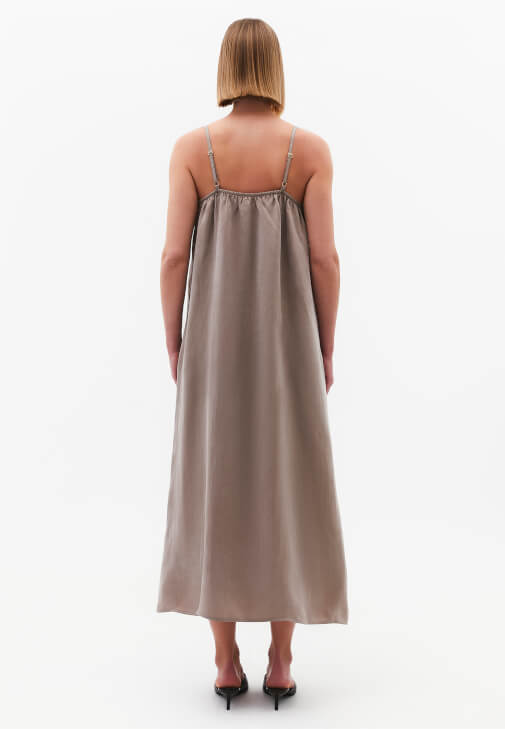 Tencel Elbise ve Topuklu Ayakkabı Kombini