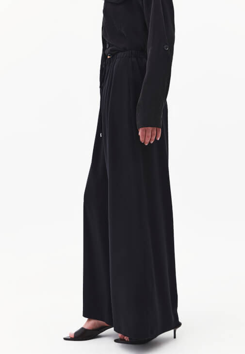 Wide-Leg Pantolon ve Gömlek Kombini