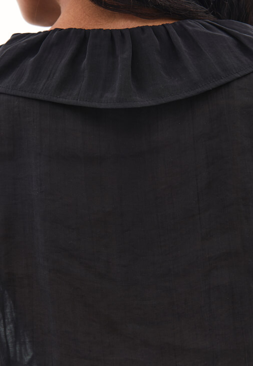 Fırfırlı Bluz ve Orta Bel Kumaş Pantolon Kombini