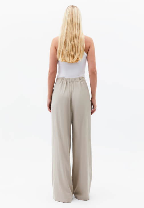 Tencel Pantolon ve Trençkot Kombini