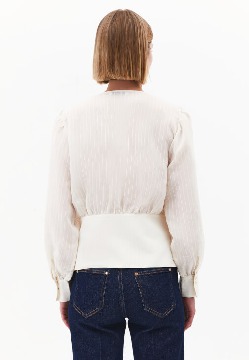 Büzgülü Bluz ve Denim Pantolon Kombini