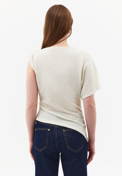 Tokalı Bluz ve Denim Pantolon Kombini