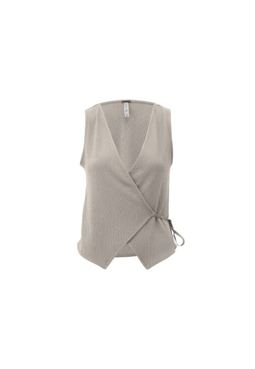 Bağlama Detaylı Yelek ve Uzun Etek Kombini