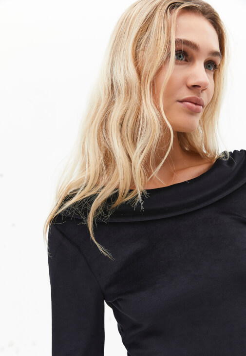 Mini Kadife Elbise ve Ayakkabı Kombini