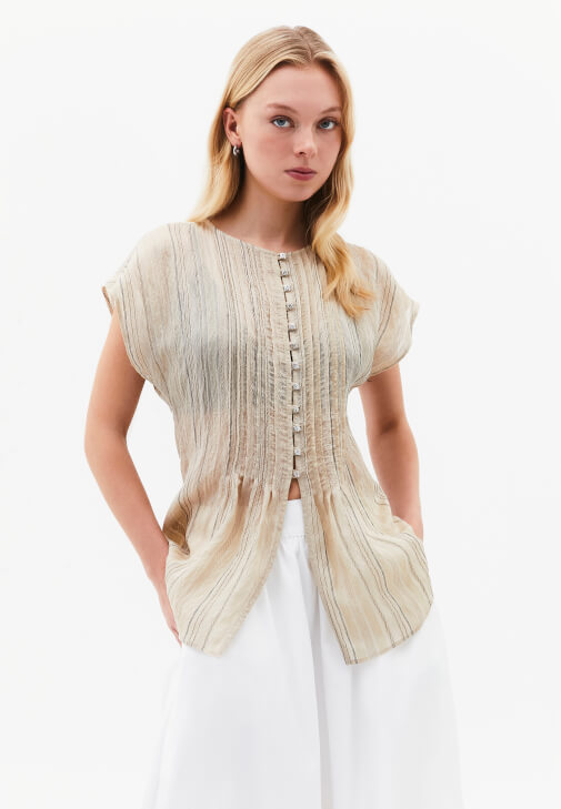 Bej Düğme Detaylı Bluz