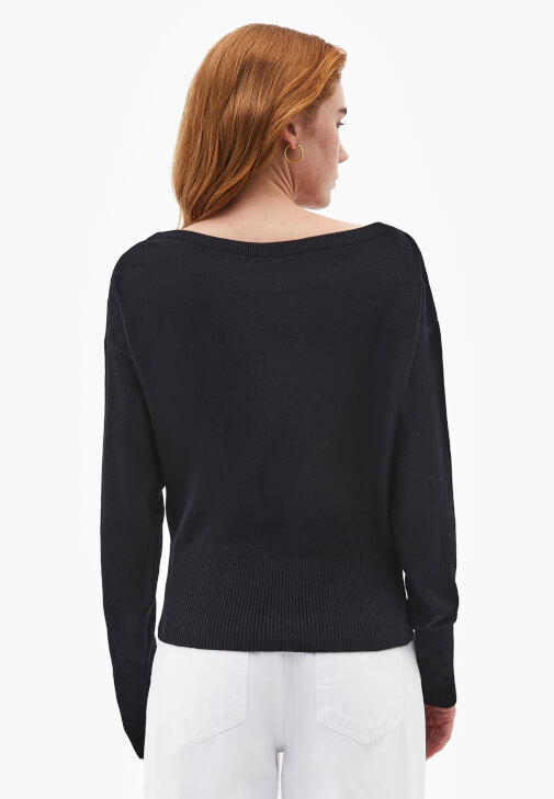 Bot Yaka Kazak ve Wide-Leg Pantolon Kombini