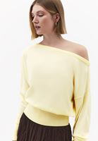 Bayan Sarı Bot Yaka Kazak