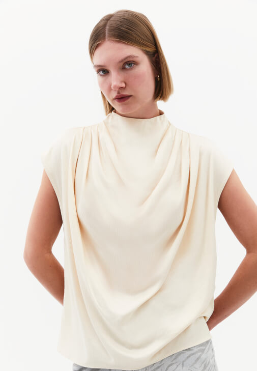 Dökümlü Bluz ve Pantolon Kombini