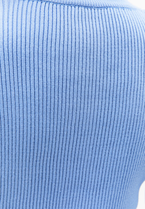 Jakarlı Hırka ve Denim Pantolon Kombini